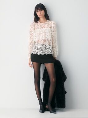 NEW Aritzia Wilfred Vignette Blouse Lace crewneck blouse Size S Light Birch